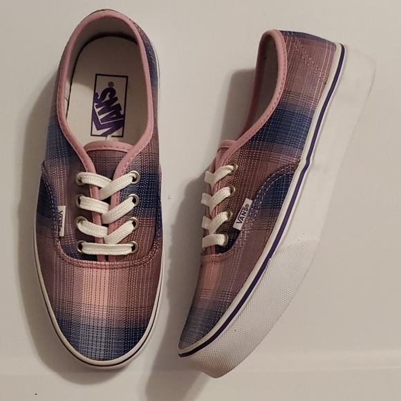 Vans - Picture 3 of 9